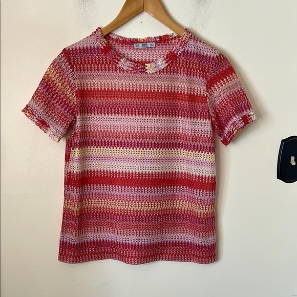 Zara Striped Red and Pink Open Knit Mesh Sheer Short Sleeve Blouse Top Size M - Picture 1 of 4